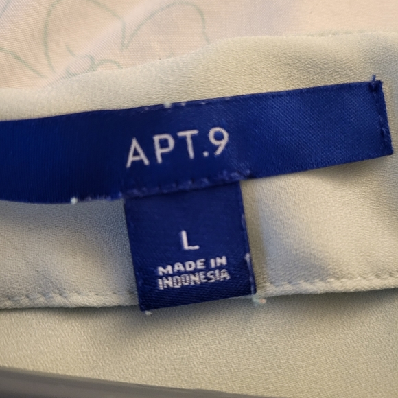 Apt. 9 Shirt - Picture 3 of 3